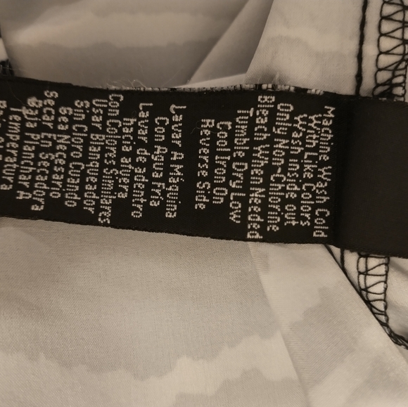 Drill NYC Shirt Black Grey Rose Print Button Down - Picture 11 of 11